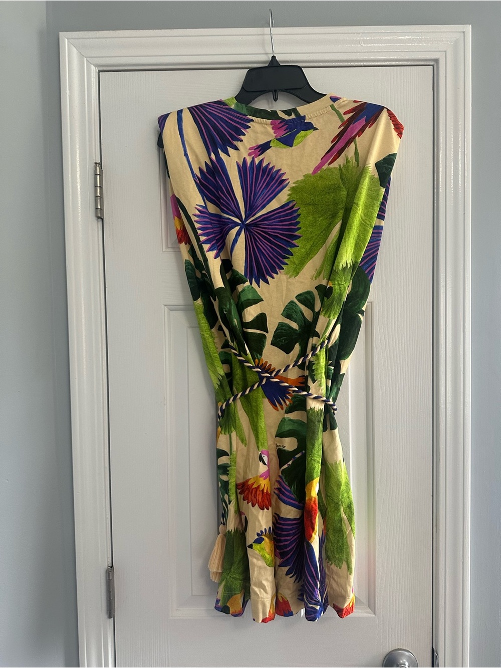 NWT FARM Rio Macaw Jungle Sand Mini T-Shirt Dress Medium Tropical Belted - Picture 3 of 7